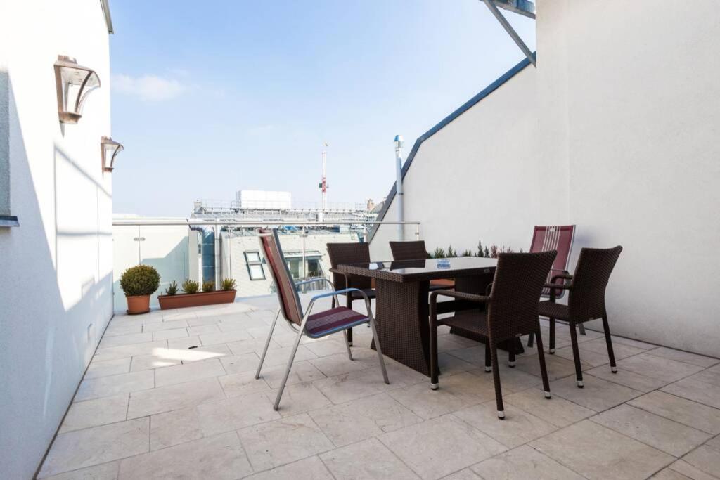 Grosses Penthouse #12 Mit Terrasse Und Aussicht Apartment Vienna Exterior photo